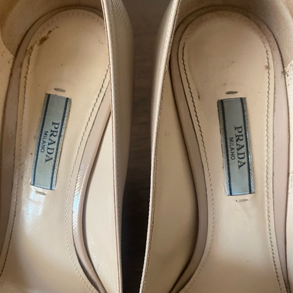 Prada Saffiano pump - Picture 8 of 16